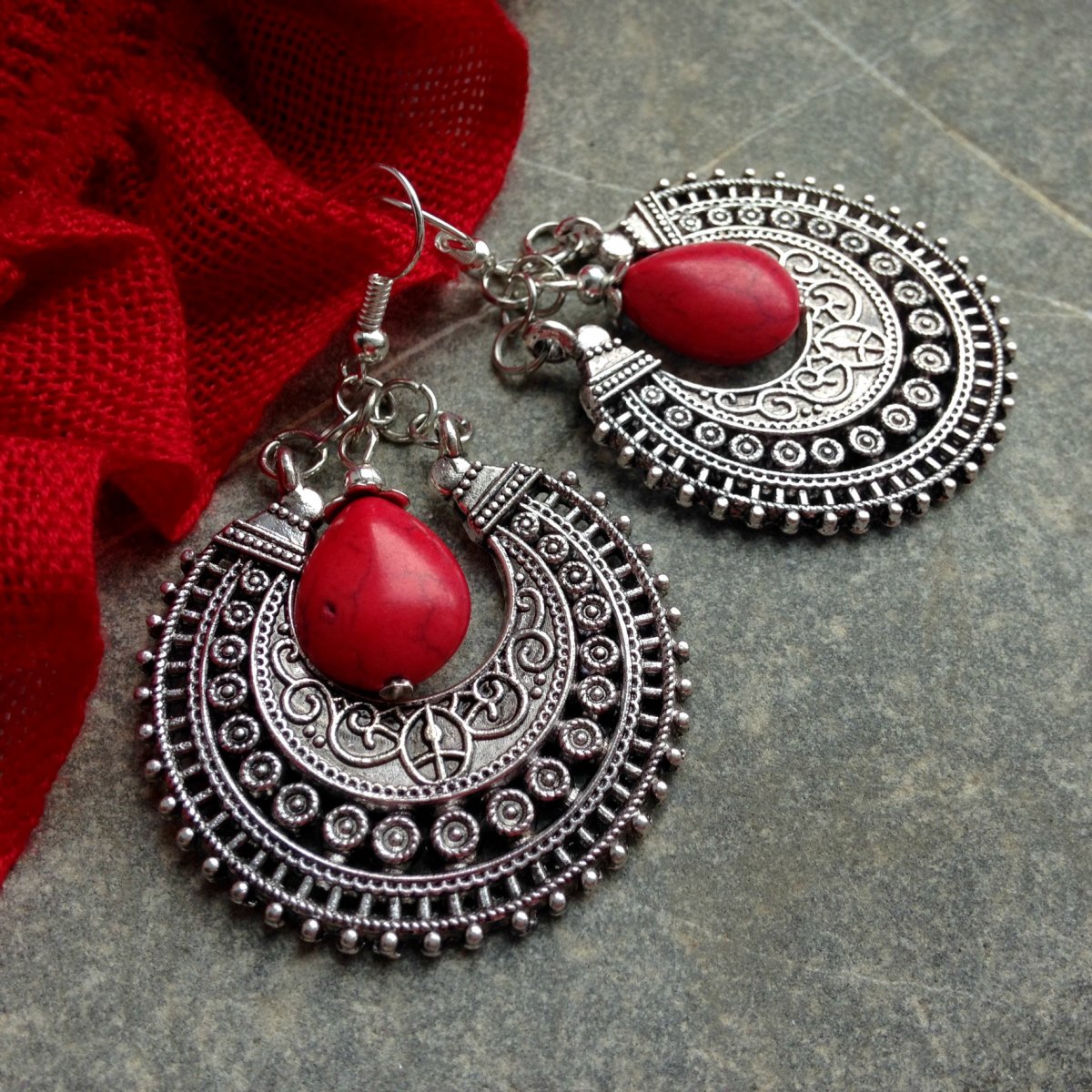 Filigránové kruhy s tyrkenitem