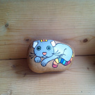 Malovaný kámen - Duhová kočička.