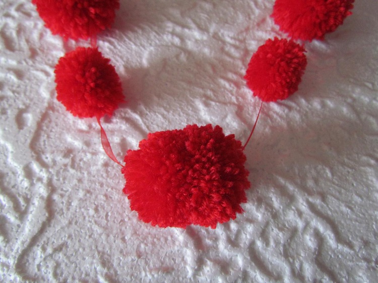 Červená bambulkománíe