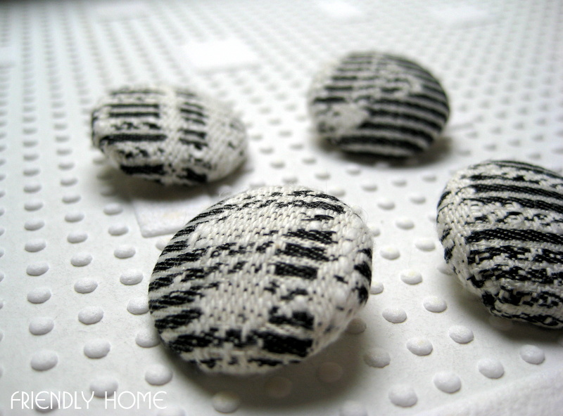 Černobílé knoflíčky