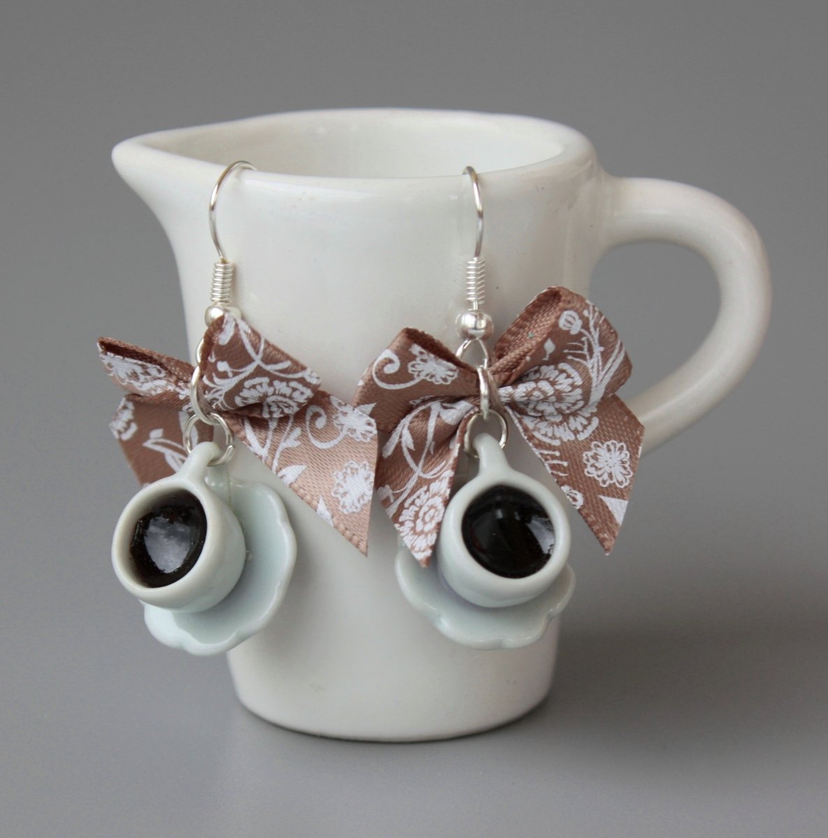 káva ... s mašličkou