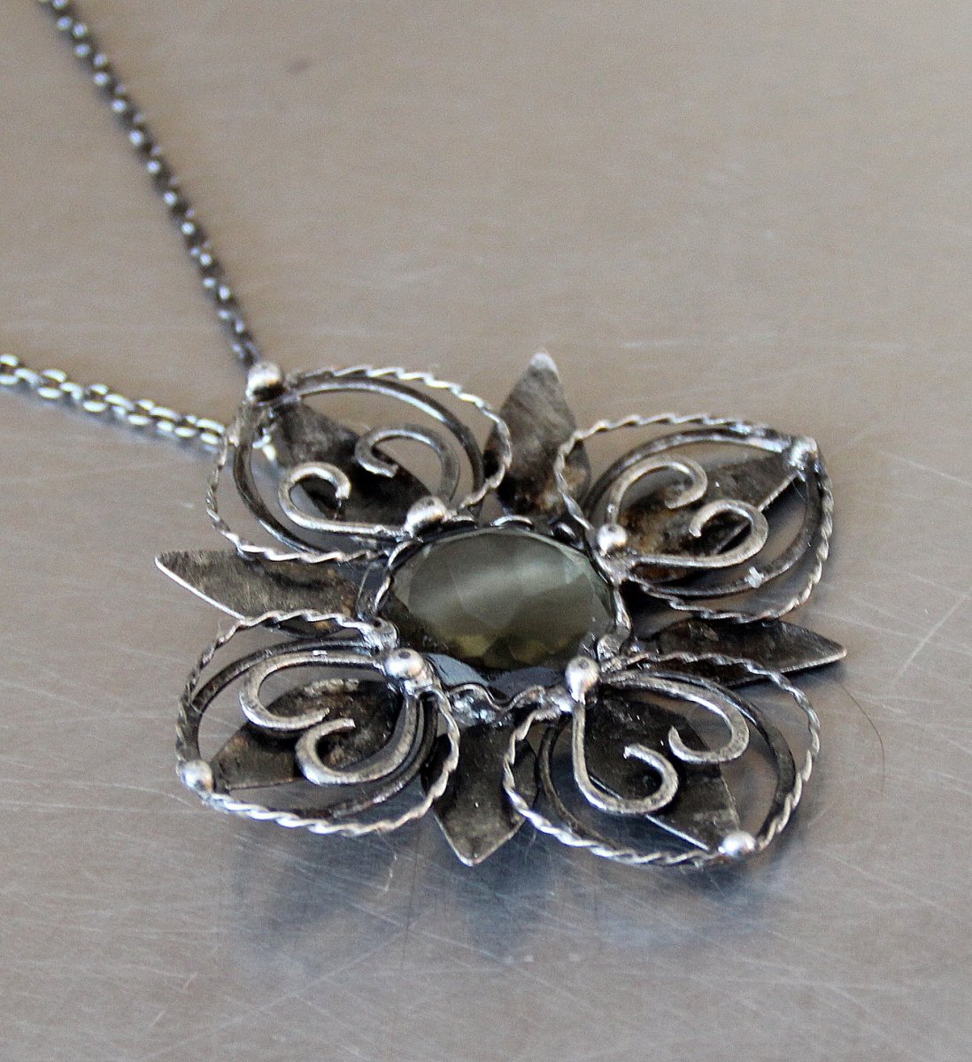 NÁHRDELNÍK MELÁNIE