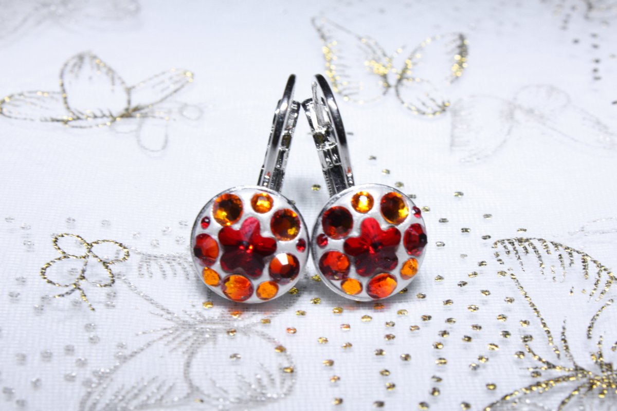 Oranžovo-červené náušnice s kytičkou