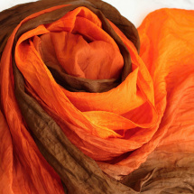 vrapovaná hedvábná šála hnědo-cihlovo-oranžová