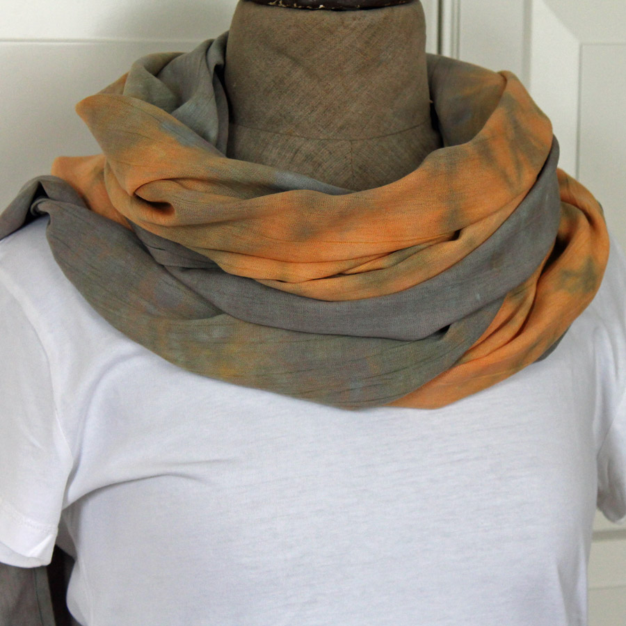 Hnědožlutá viskózová šála