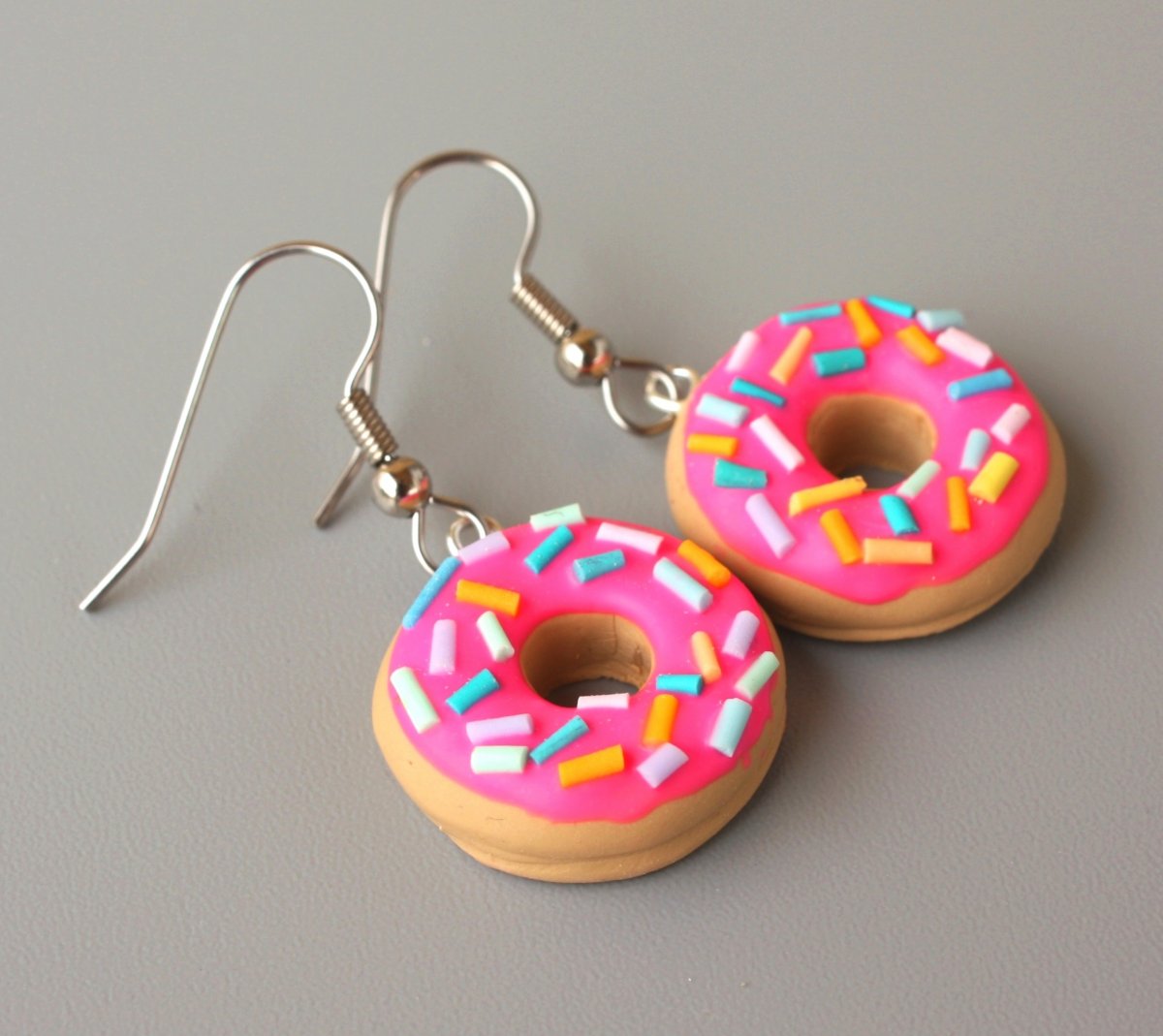 donuty posypané .. růžové neonové