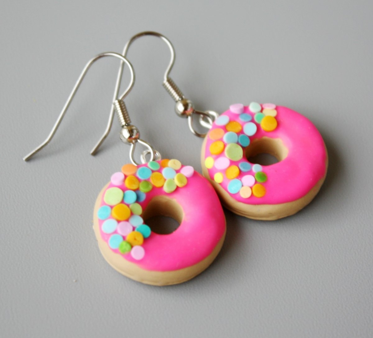 donuty posypané .. růžové neonové