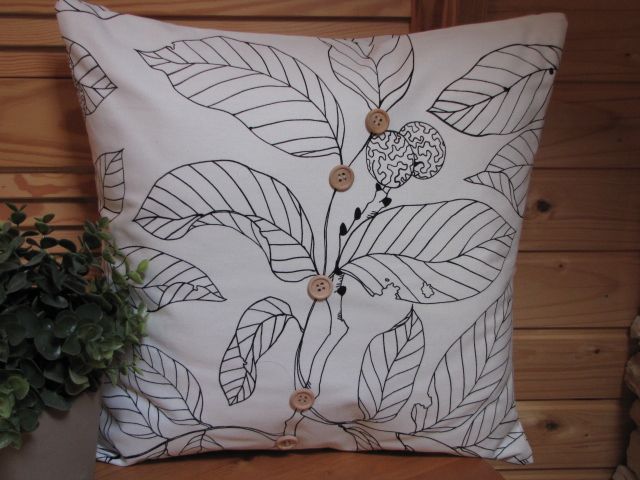 Polštář - Ve větvích...