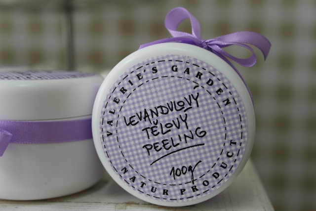 Levandulový tělový peeling solný