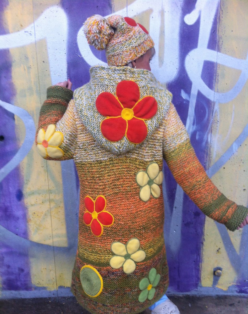 Ručně pletená souprava vel M-L