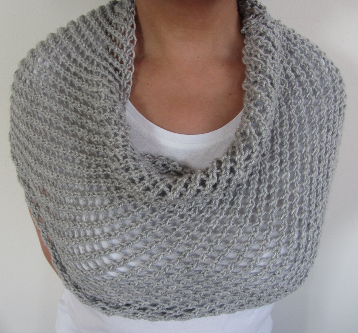 JARNĚ - LETNÍ NÁKRČNÍK/PONČO