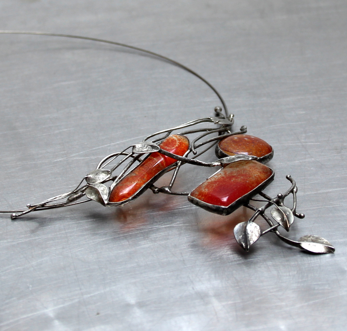 NÁHRDELNÍK ČERVÁNKY