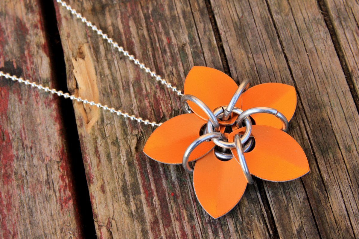 Oranžová hvězdička