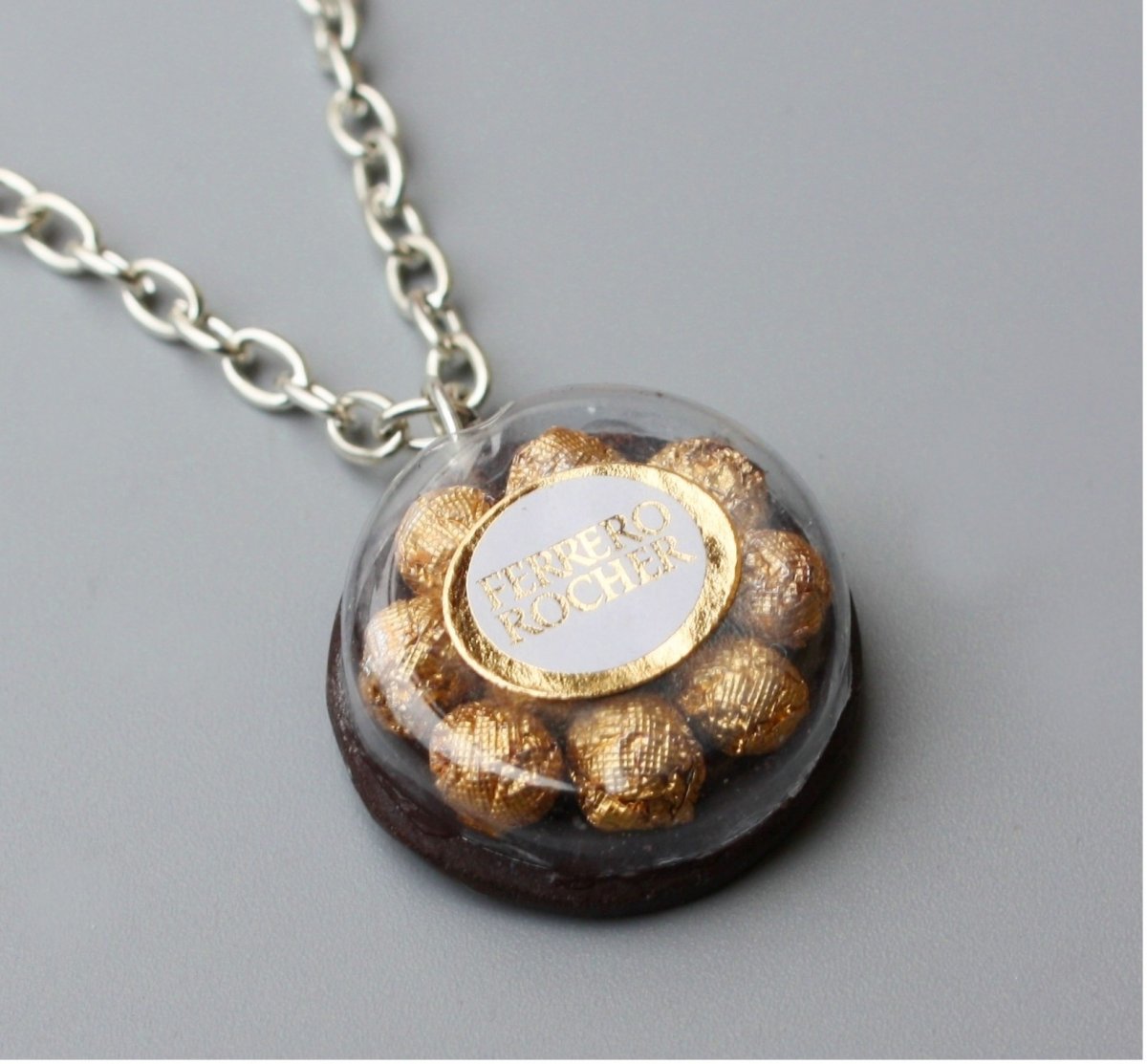  mini bonboniera Ferrero Rocher na krk 