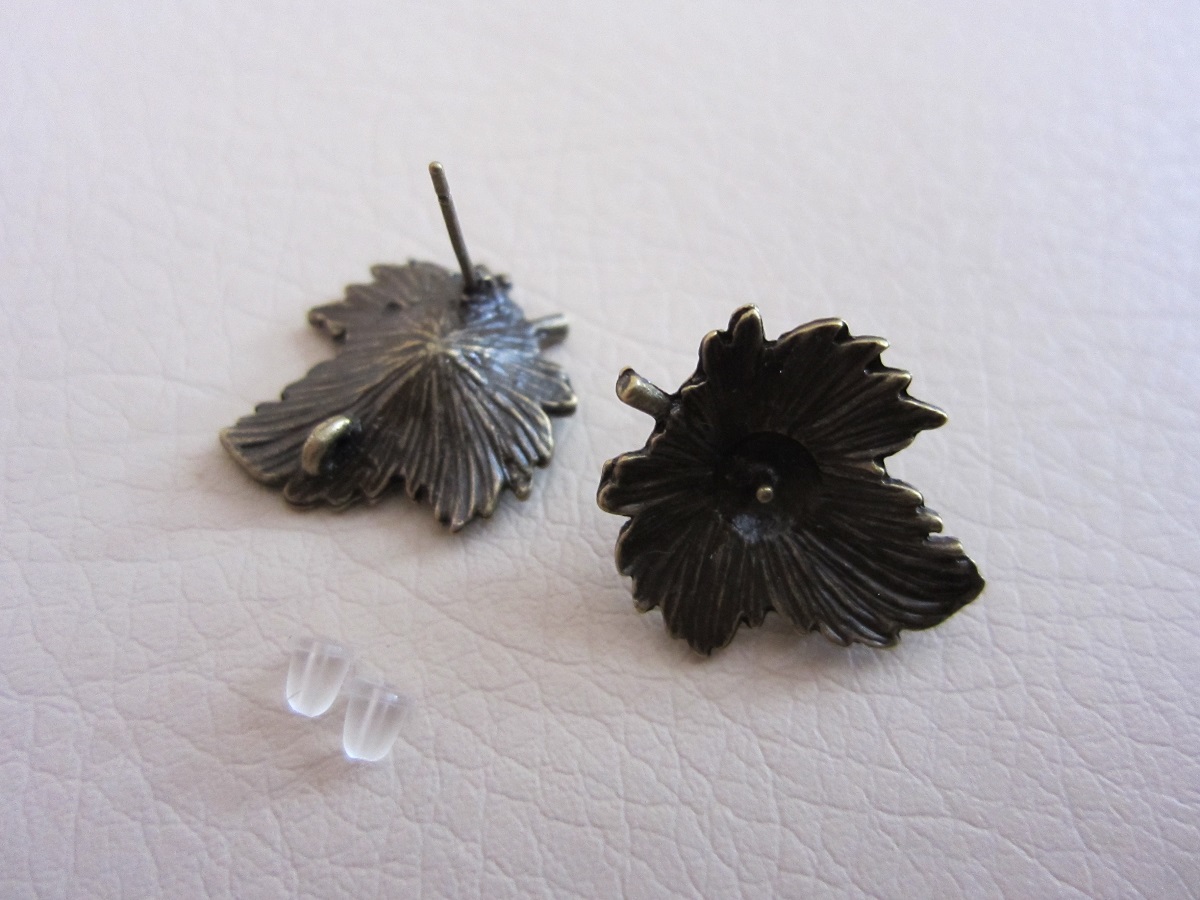 Náušnice puzeta list 2,2 x 2,0 cm - 2 kusy