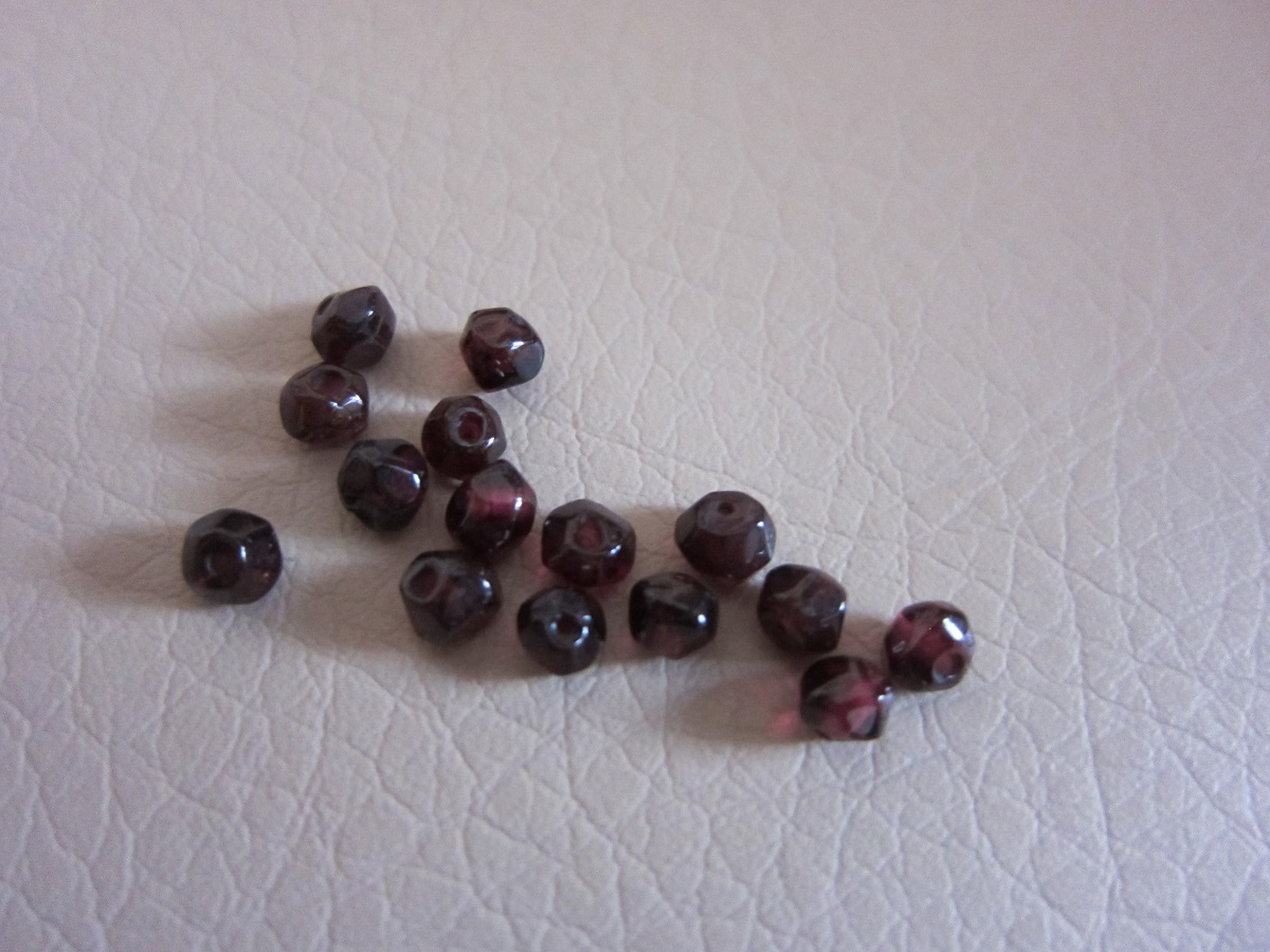 Granát korálky - 15 kusů