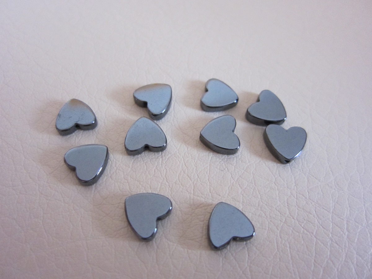 Hematit korálek, srdíčko - 10 kusů