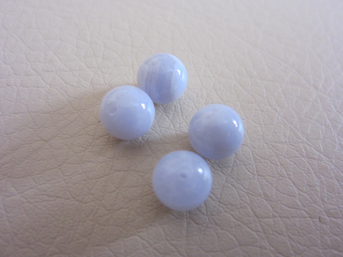 Chalcedon korálky - 2 kusy