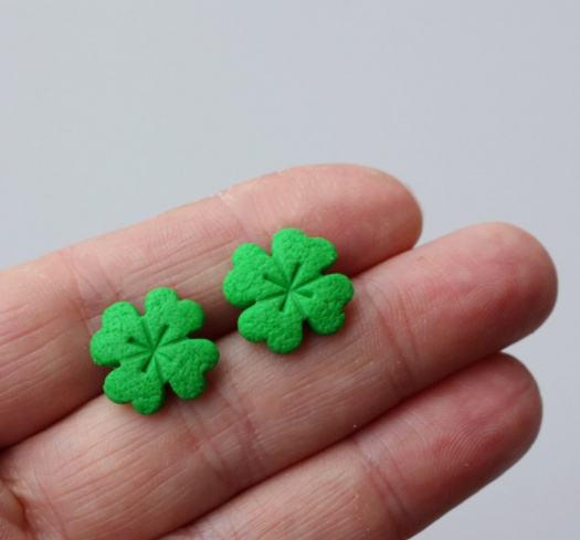 čtyřlístky  .. pecičky