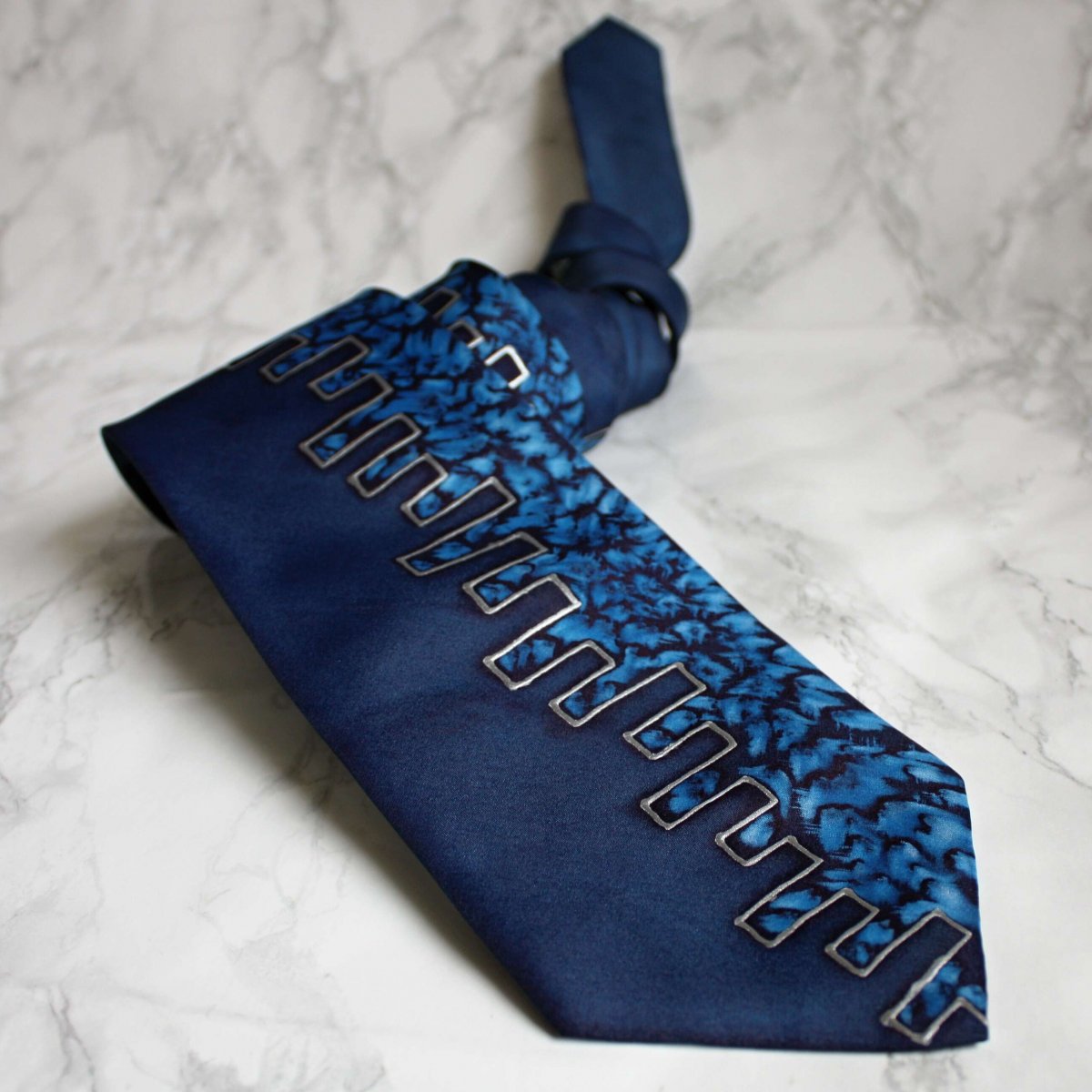 hedvábná kravata VIII.