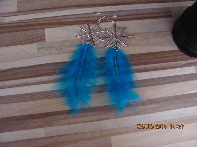 NÁUŠNICE - pavučina s peřím