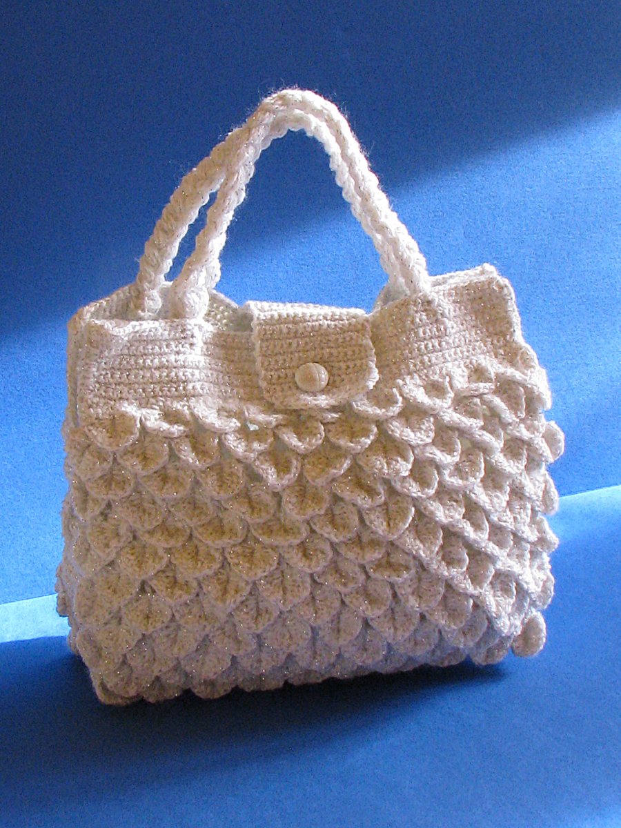  Návod - bílá kabelka s krokodýlím vzorkem