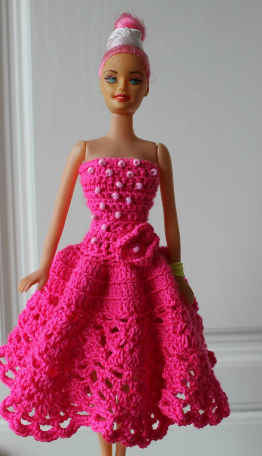 Šaty pro Barbie.