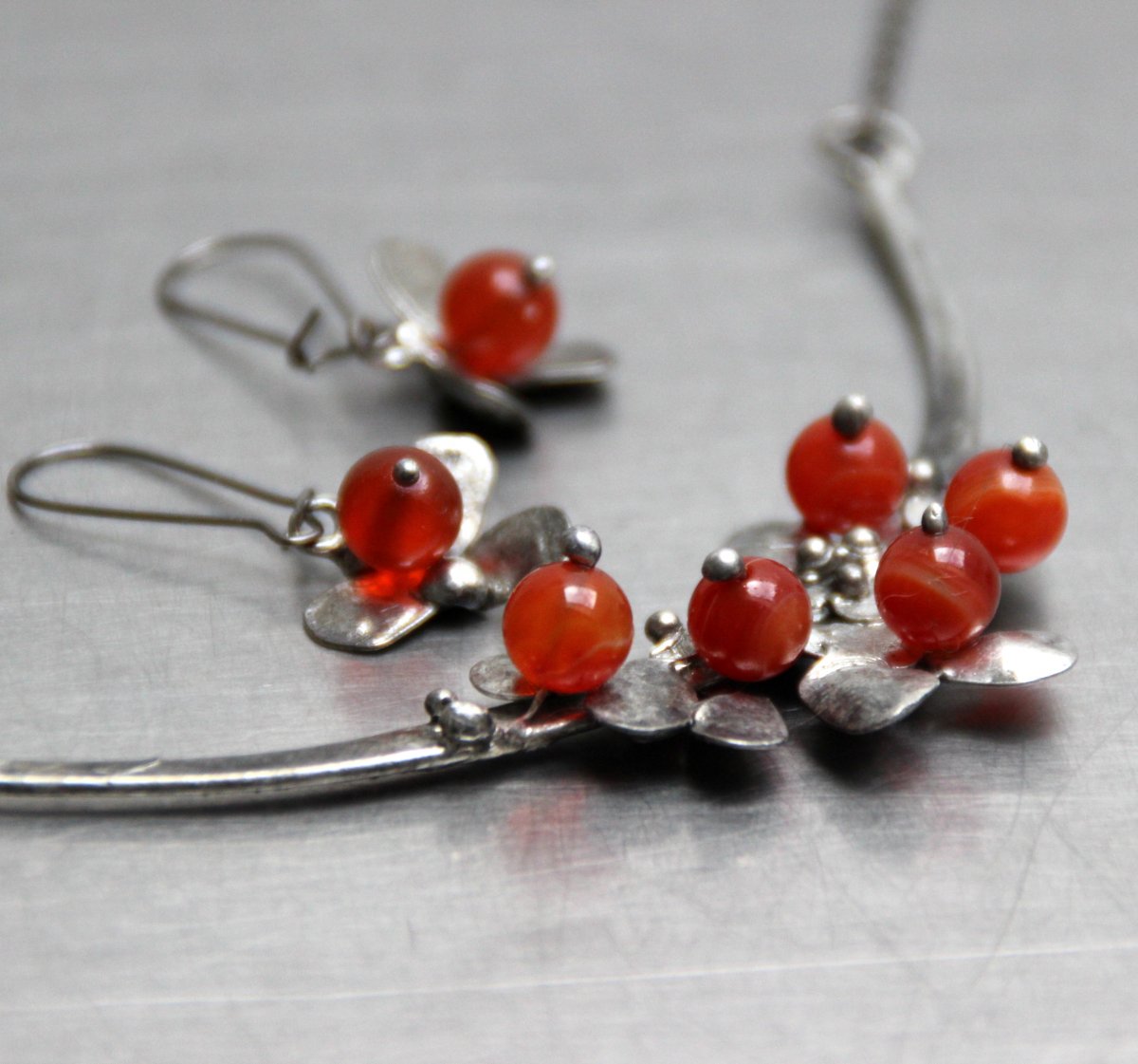 NÁHRDELNÍK BRUSINKOVÉ LÉTO