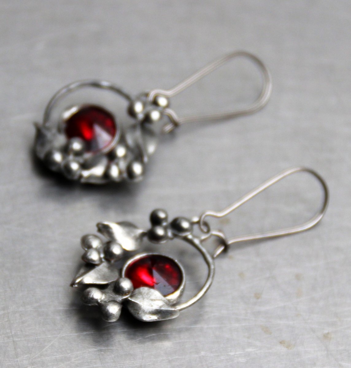 NÁUŠNICE ČERVÁNKOVÝ VĚNEČEK