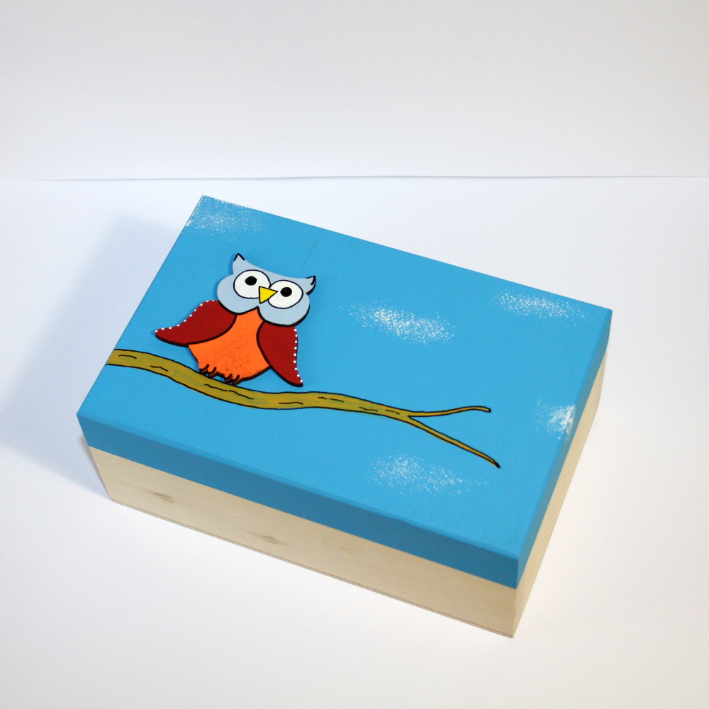 Dřevěná krabice se sovou