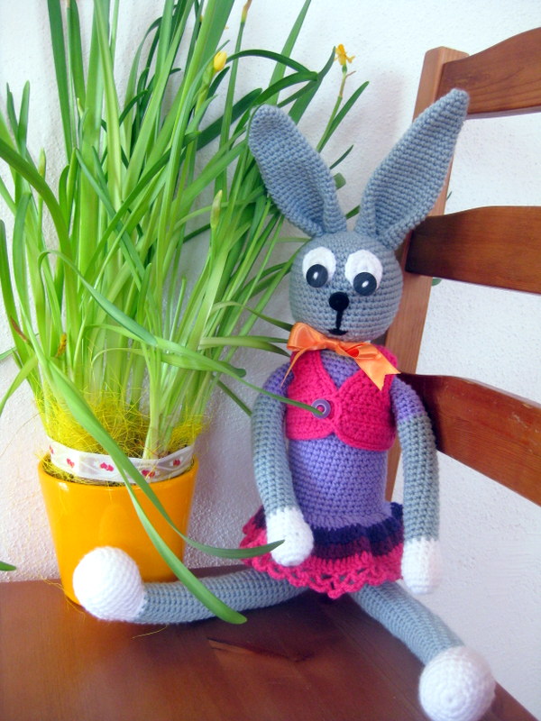 Elena Zajícová - háčkovaná maxi hračka