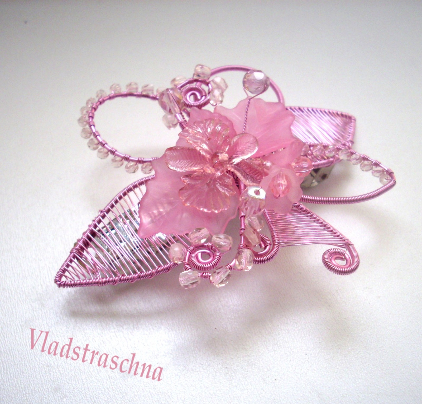 Drátkytka vlasová růžová