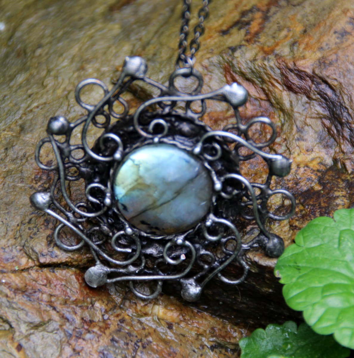 NÁHRDELNÍK  ROZMLUVY