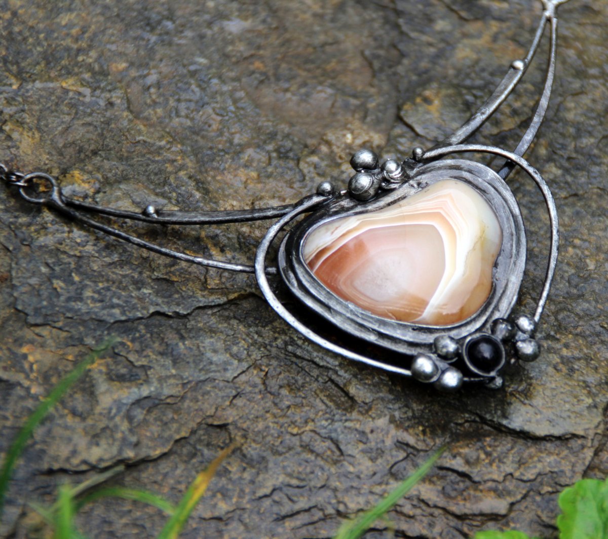 NÁHRDELNÍK CESTY VĚKŮ