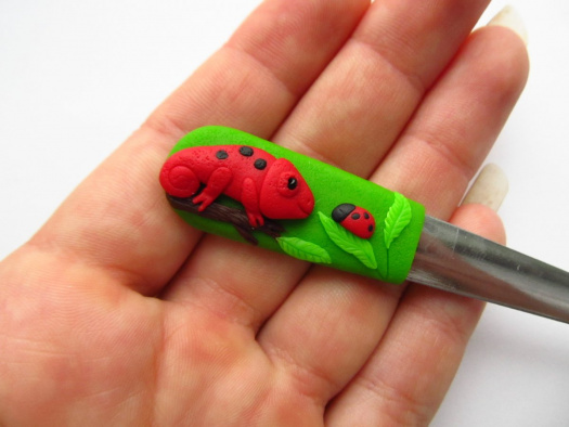 Lžička - chameleon a beruška