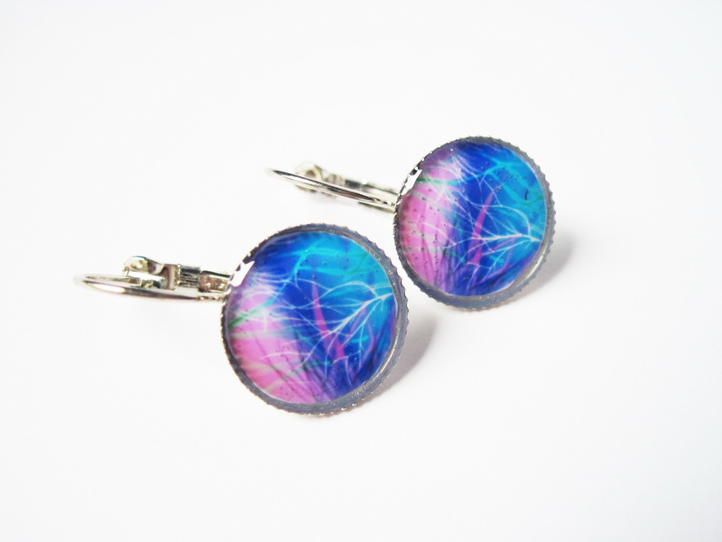 Fialovo-růžové vlnění