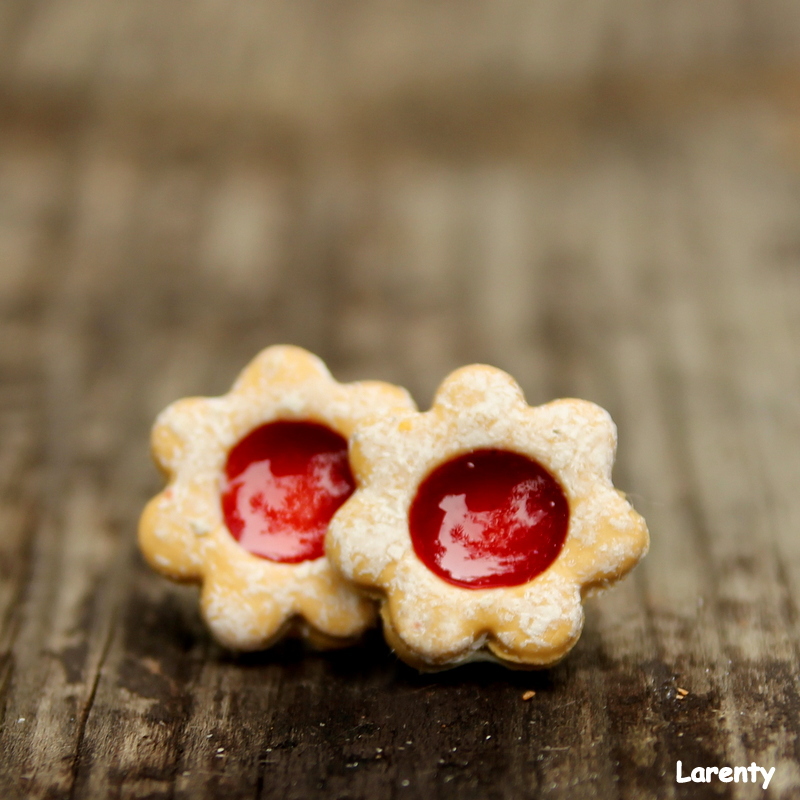 Linecká kytka (červená, pecky)