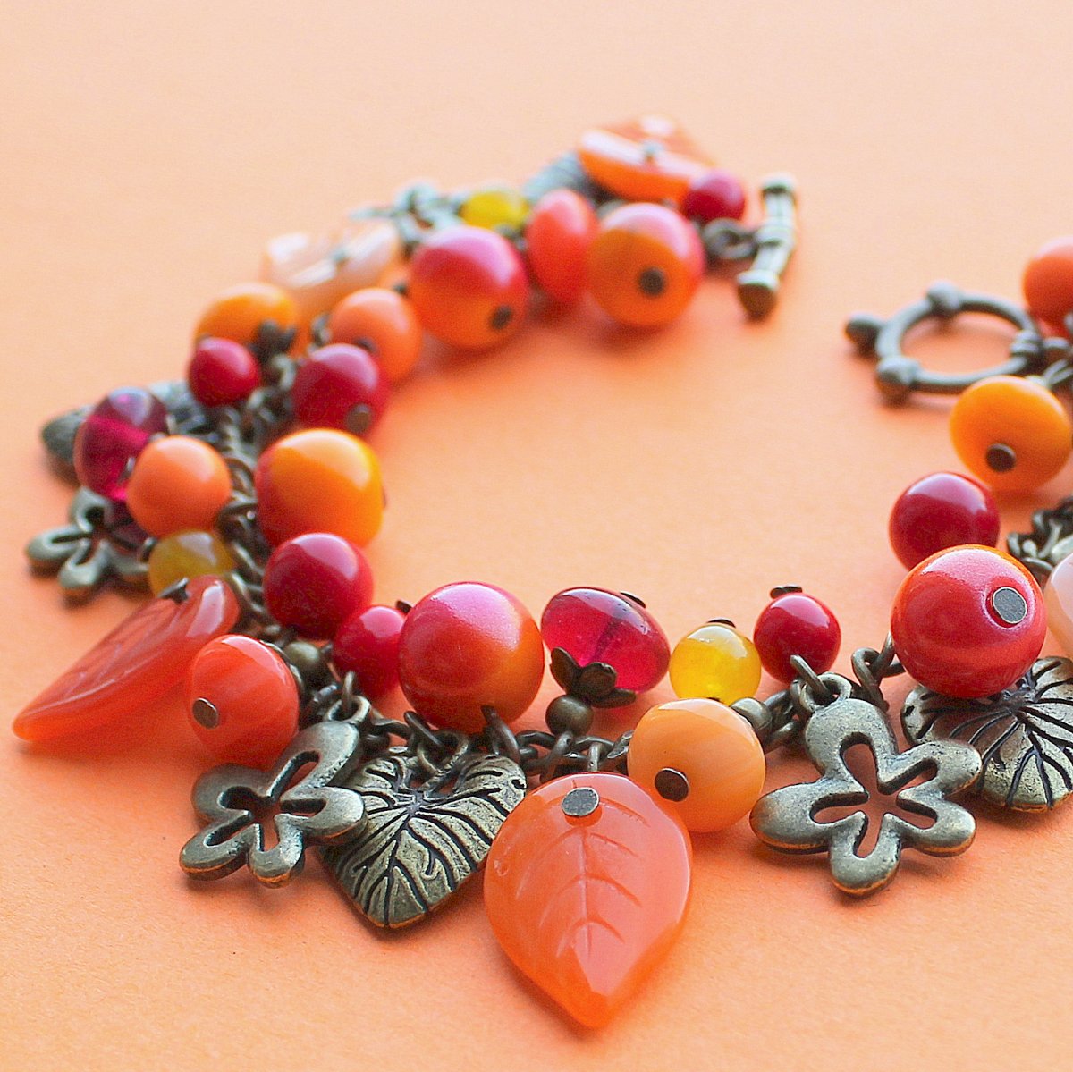 V plamenech - náramek