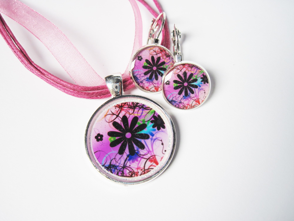 Sada fialové kvítí