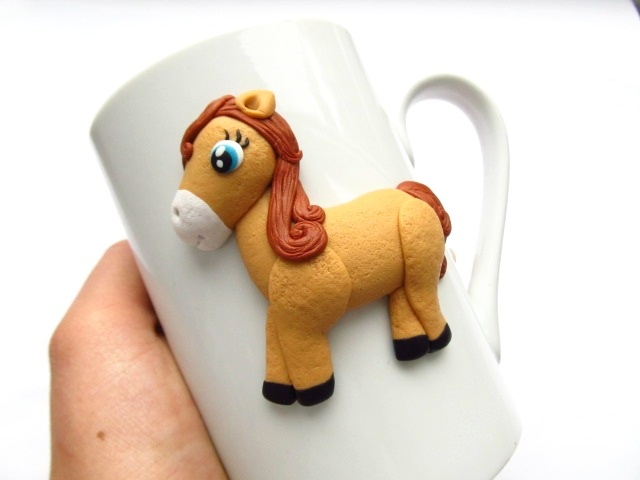 Hrnek s koníkem
