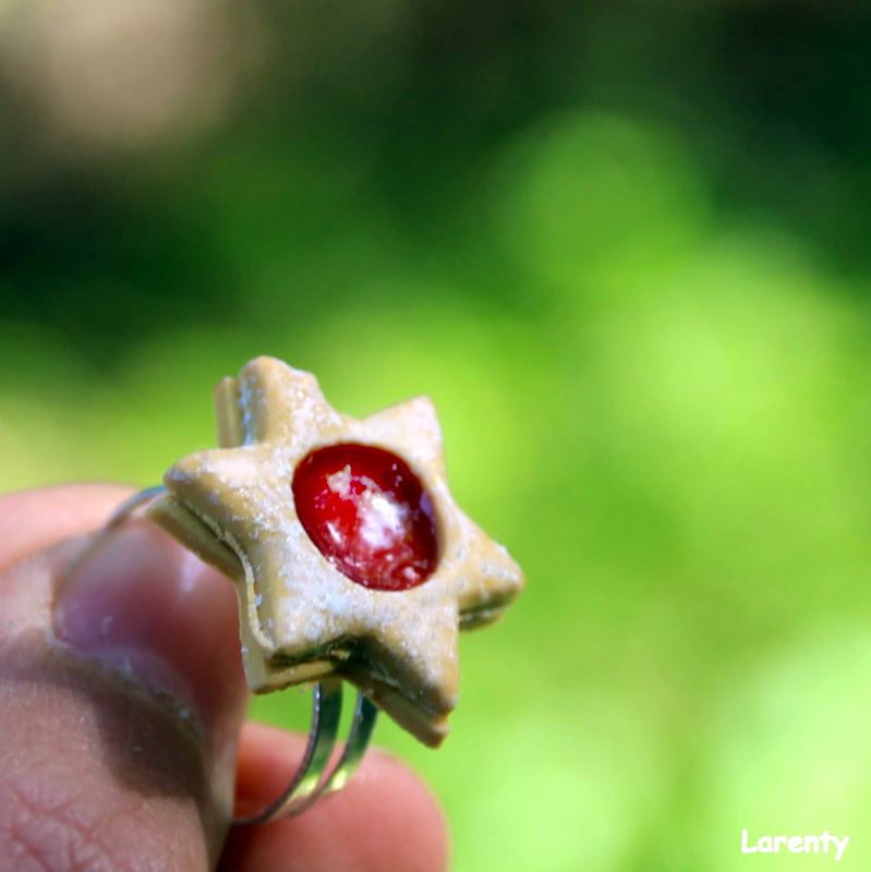 Linecké hvězdička - prsten (červená)