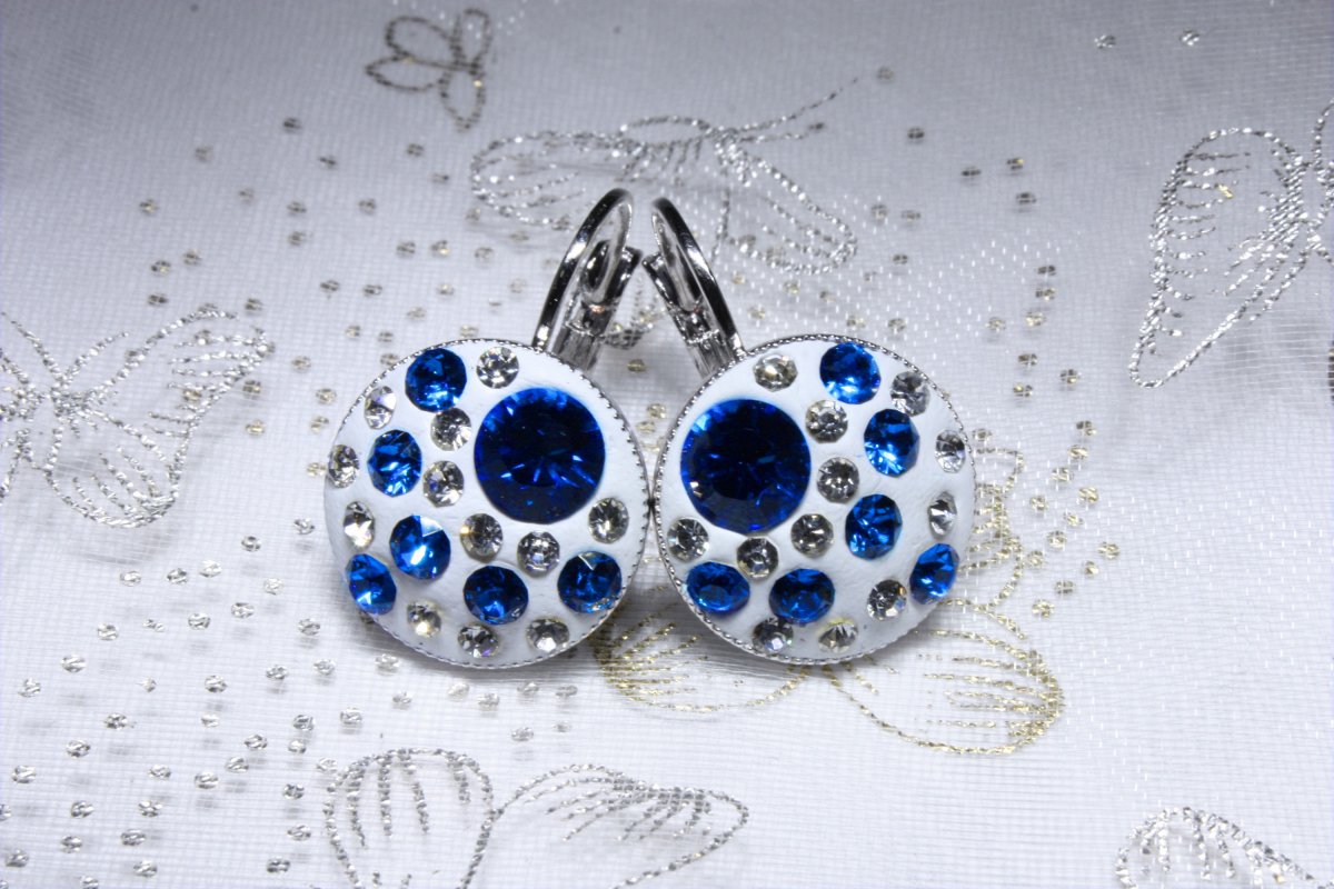 Zářivě modré náušnice