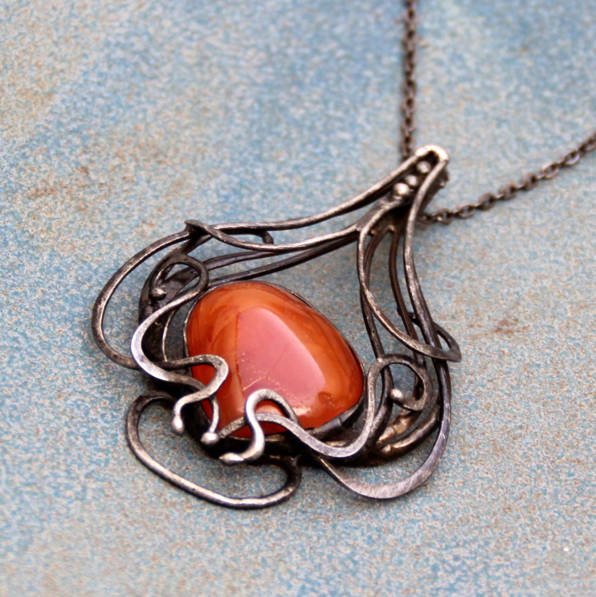 NÁHRDELNÍK HŘEJIVÝ