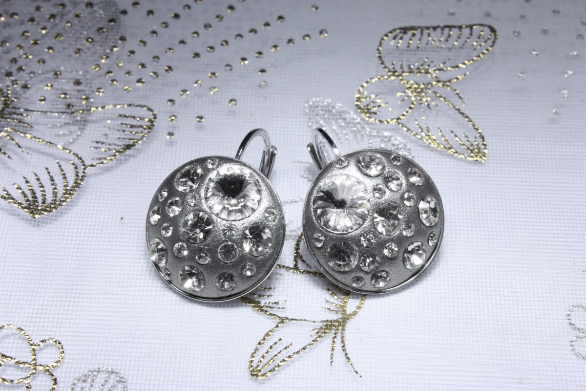 Stříbrnošedé náušnice