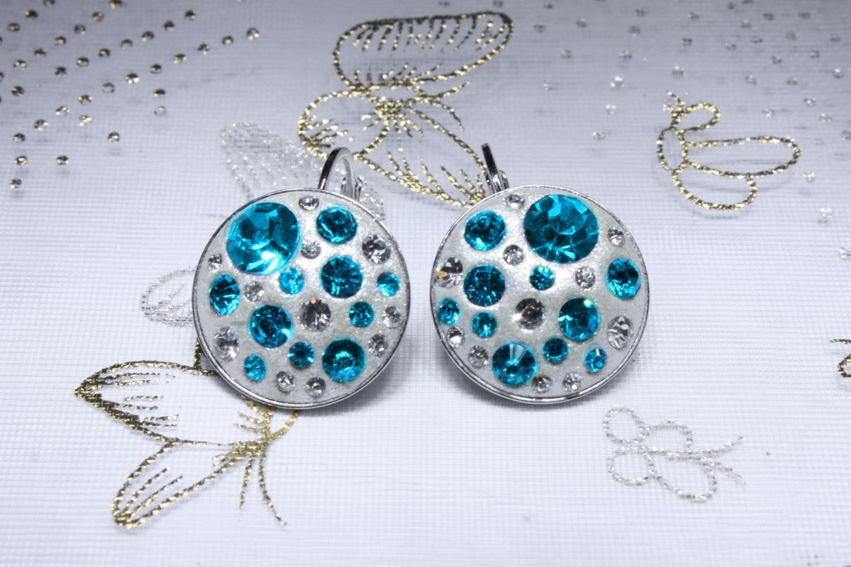 Lesklé světle modré náušnice 2