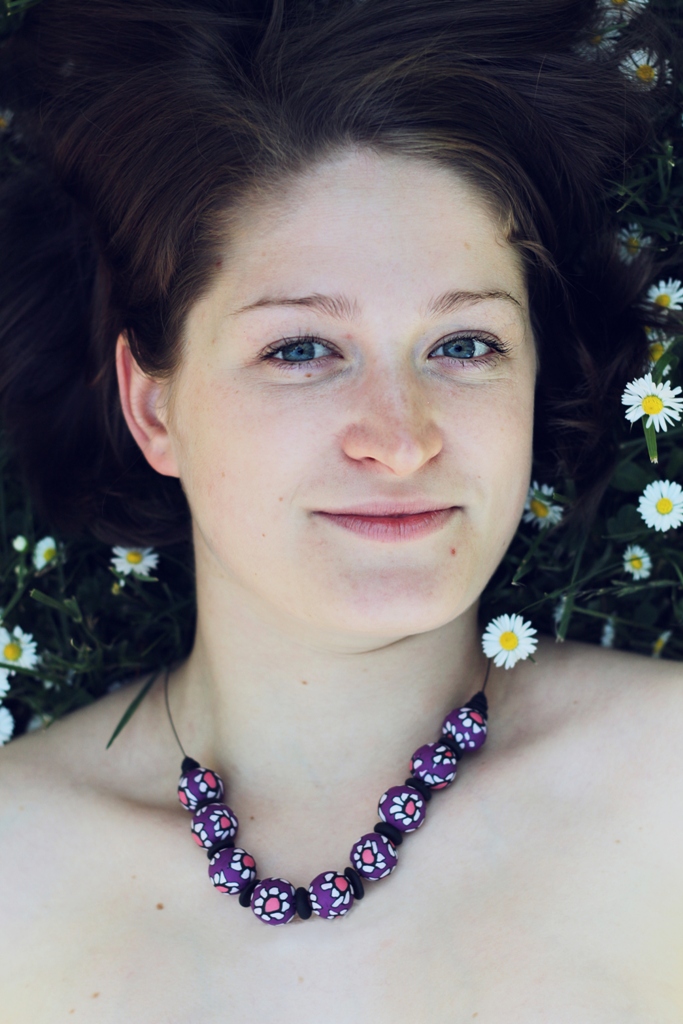 Fialový náhrdelník