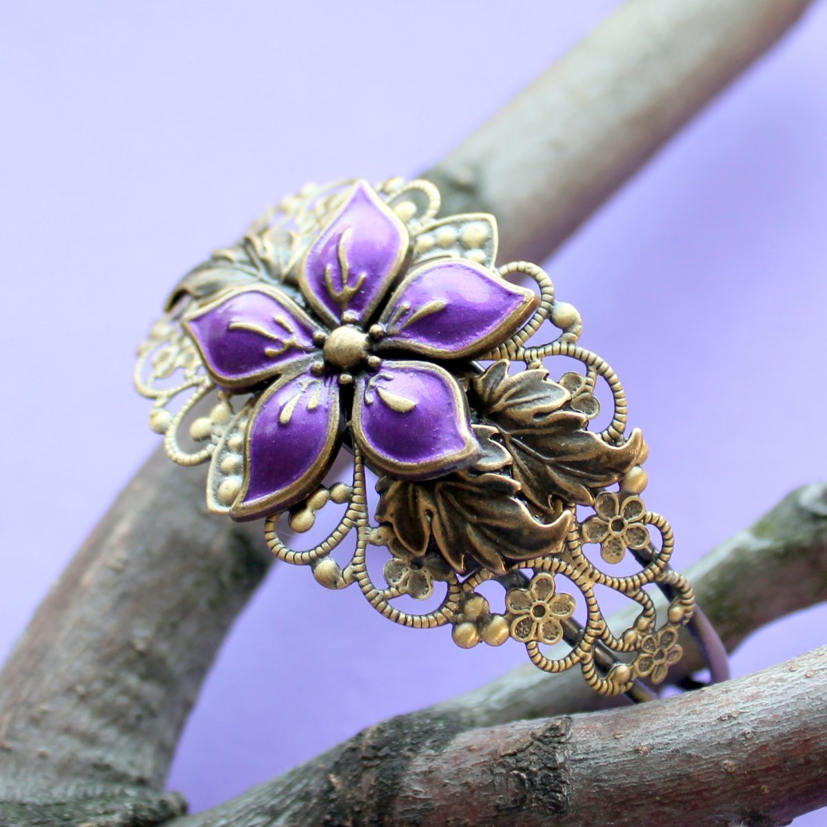 Náramek s květinou