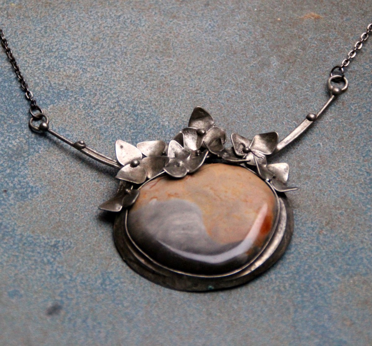 NÁHRDELNÍK HORTENZIE