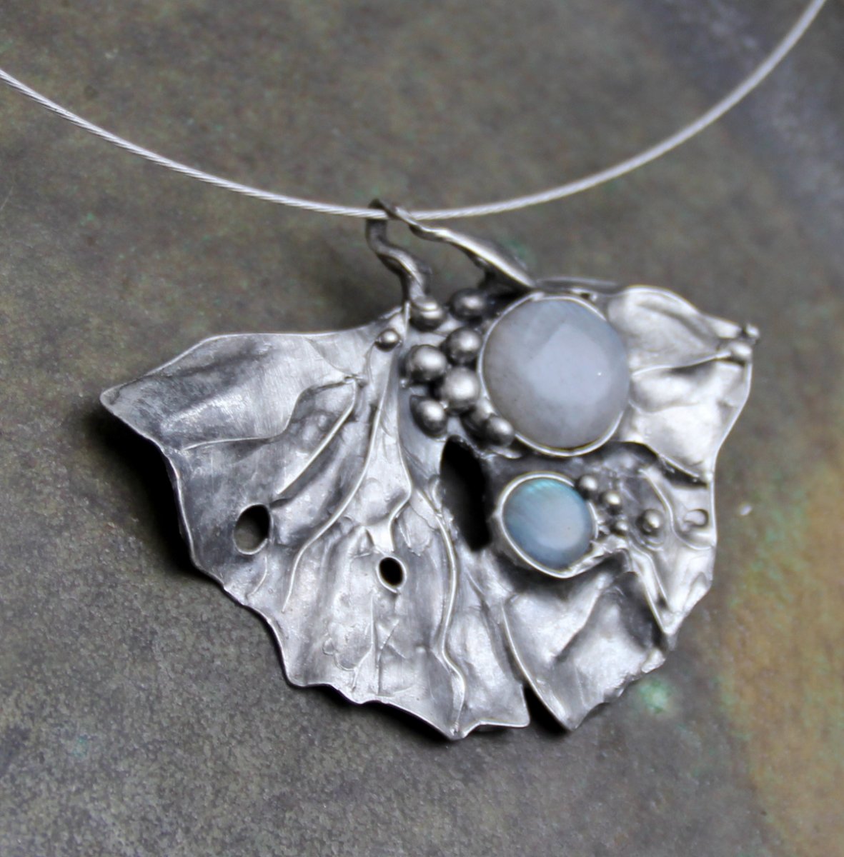 NÁHRDELNÍK LABRADORITOVÝ JIŇAN