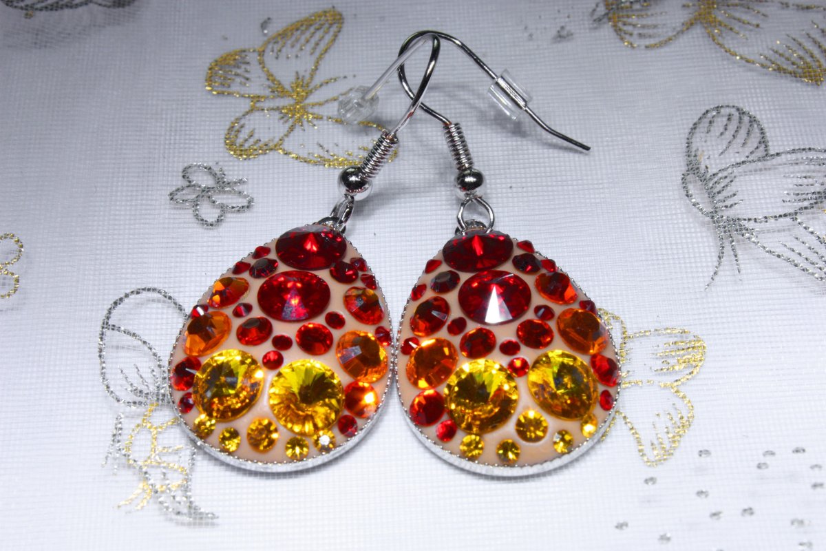 Velké béžové náušnice